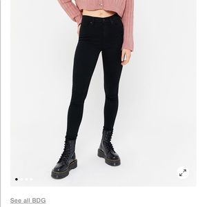 UO BDG BLACK SKINNY JEANS